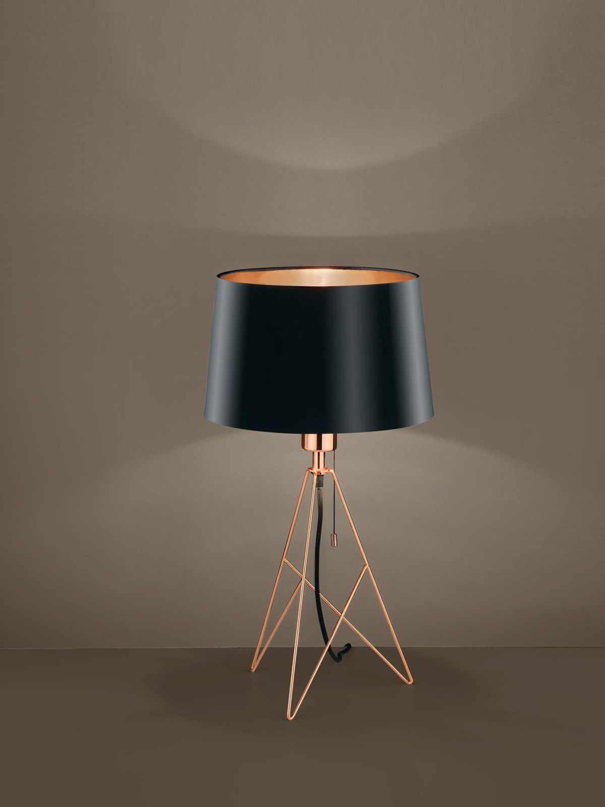 קמפורל שולחן