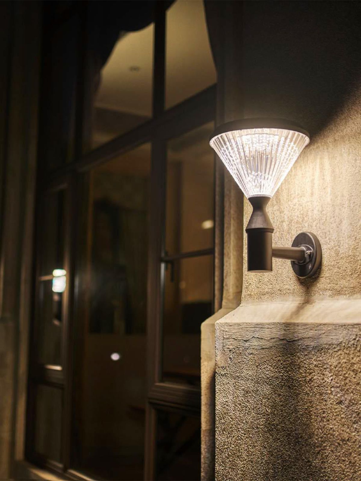 גארדי קיר סולארי LED