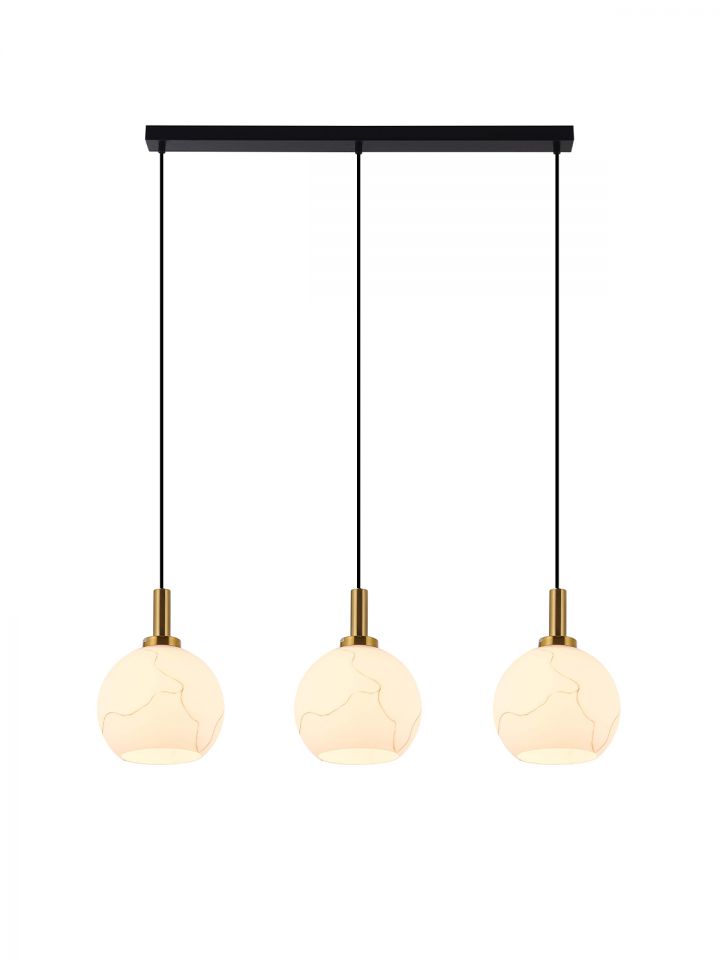 דניאלה תליה פס שלישייה